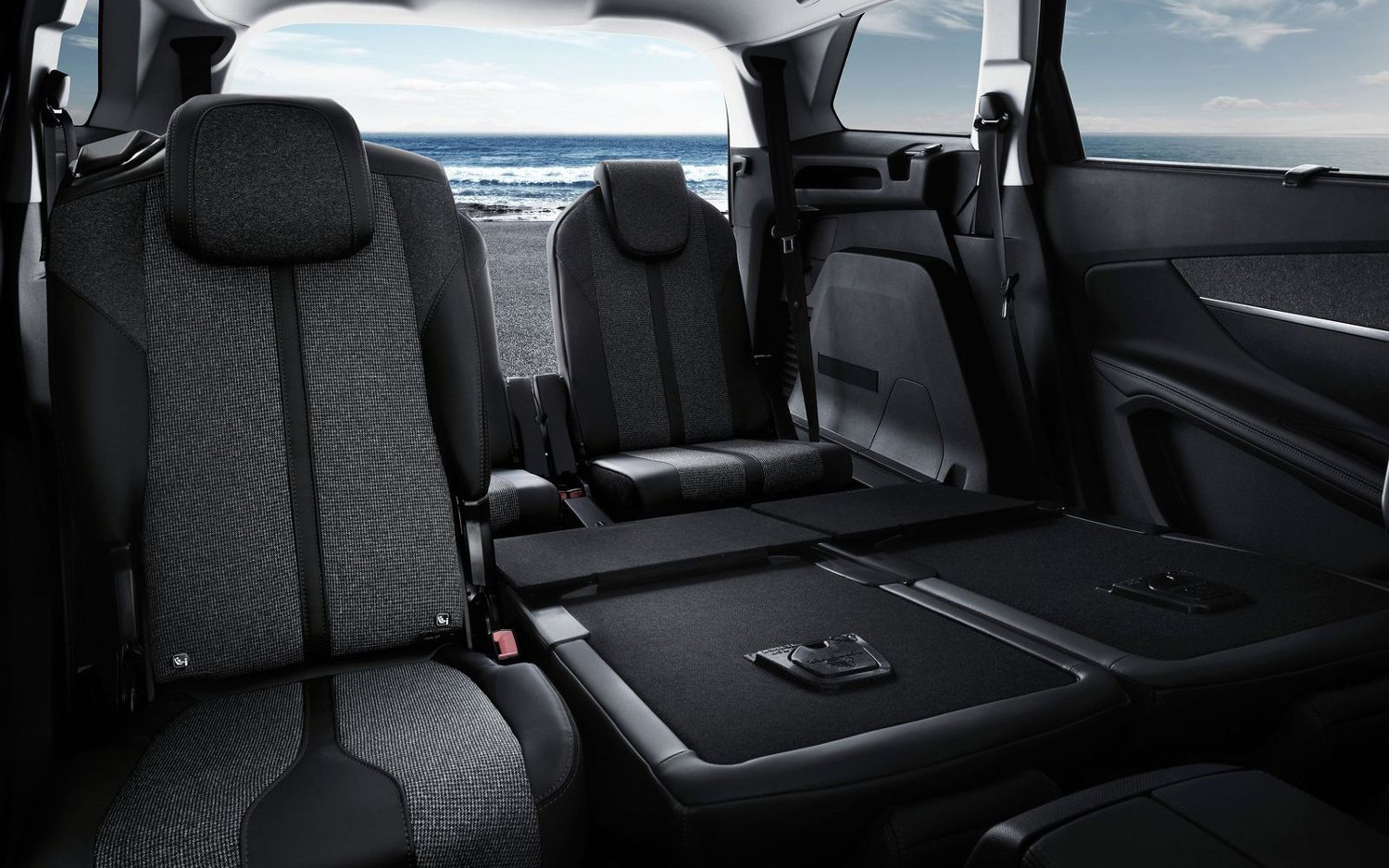 Peugeot 5008 внутри